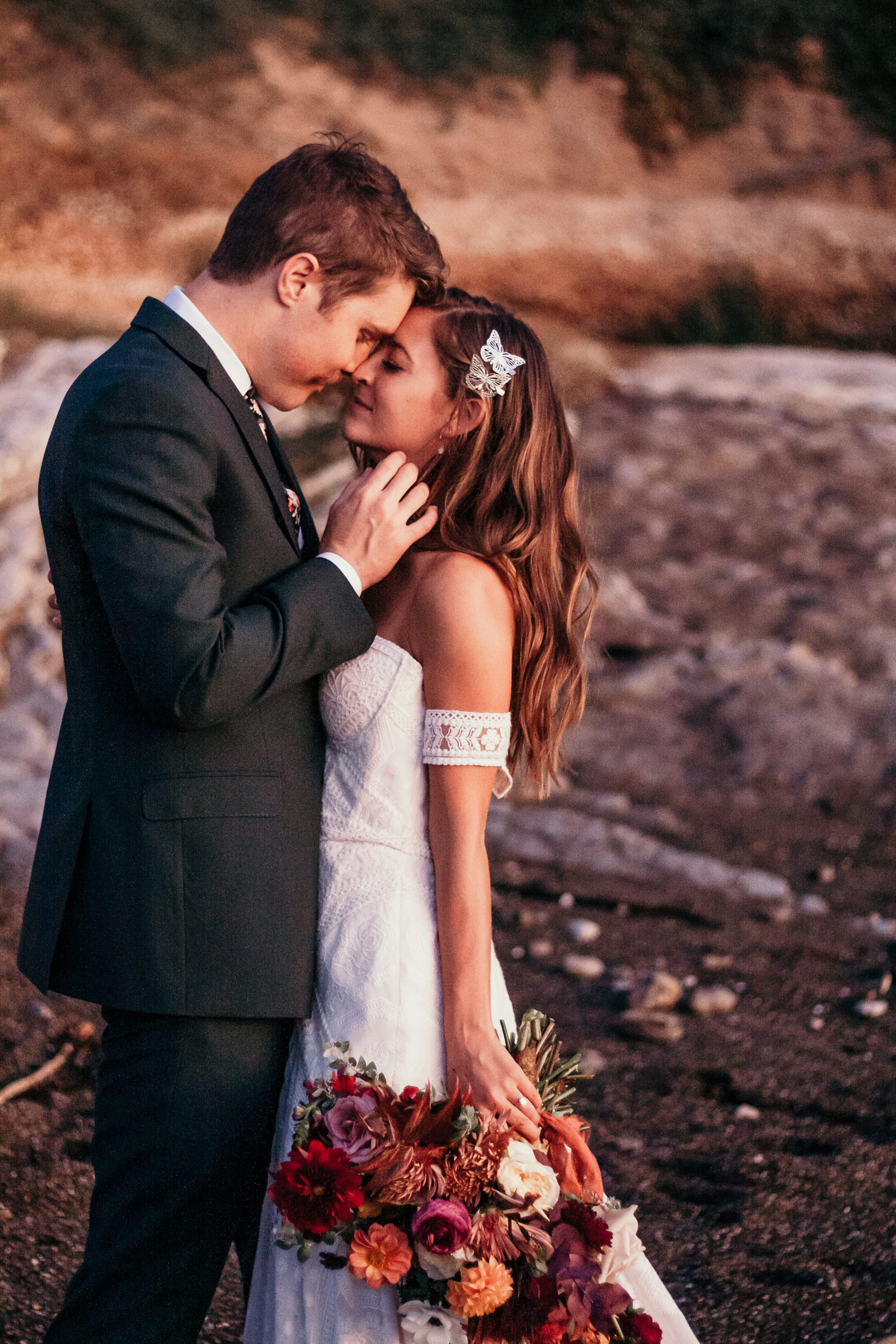 Santa Barbara elopement San Luis Obispo beach elopement Big Sur elopement Santa Barbara boho bride and groom best San Luis Obispo outdoor elopement location California beach elopement boho wedding dress Inspo California coast dream elopement location boho suit for groom boho wedding bouquet best Santa Barbara elopement location Rachel Christopherson photography 
