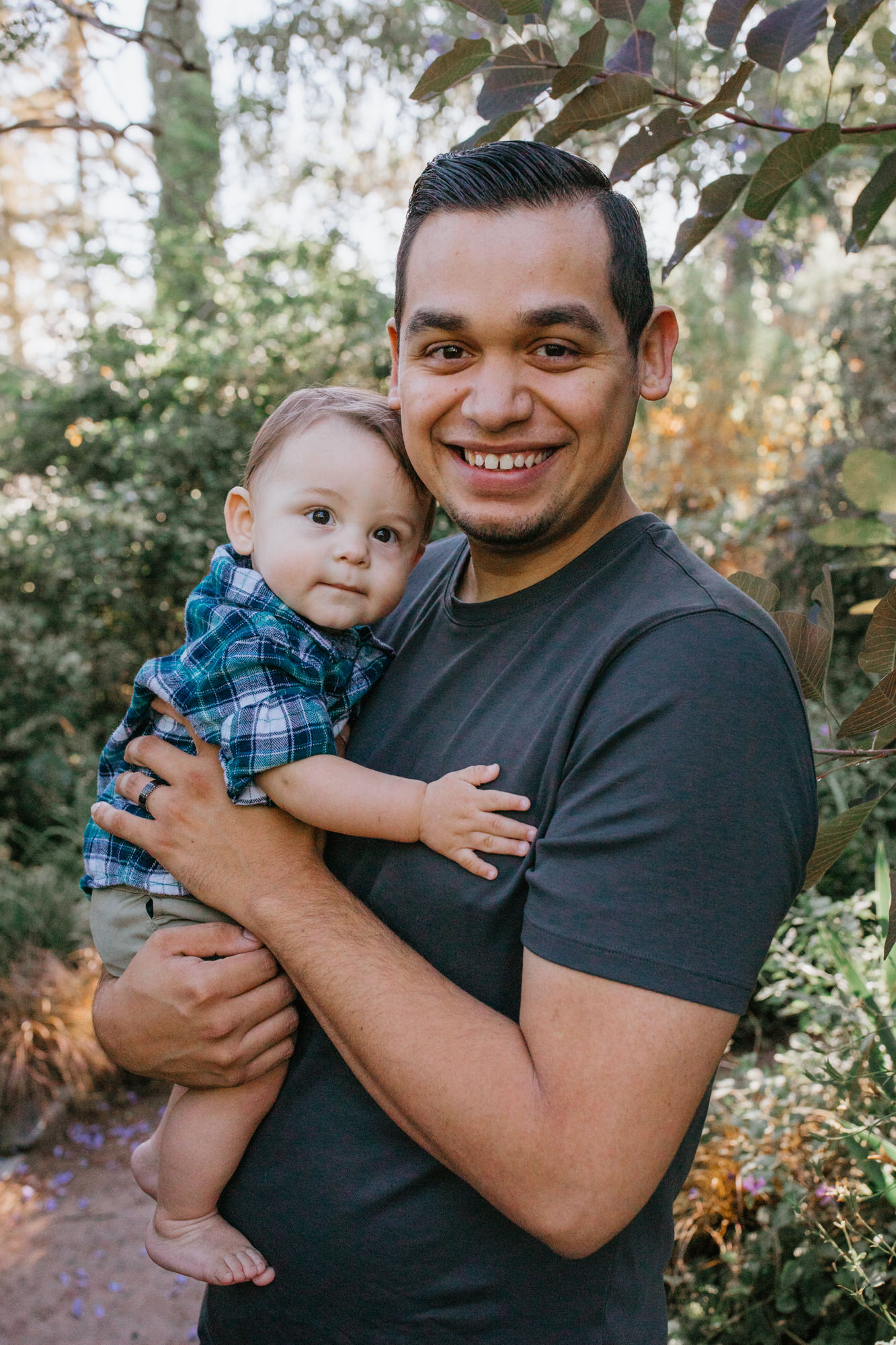 Sacramento Family Photoshoot NorCal Family photo Land park family photos Family photoshoot outfit inspiration Garden family photoshoot posing inspo outside family photos father baby photos infant photography Sac baby photos Sacramento California baby photo session Rachel Christopherson Photography
