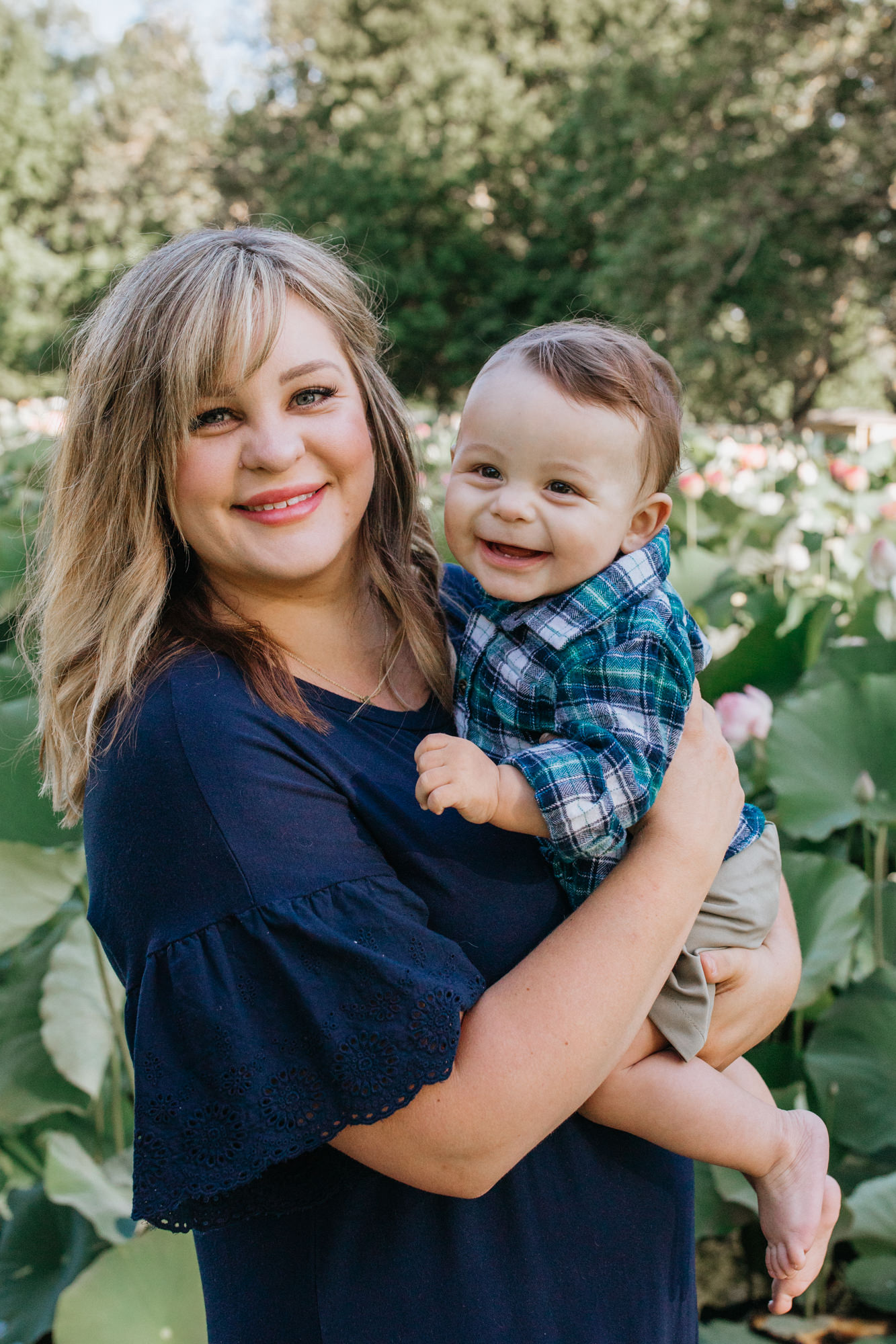 Sacramento Family Photoshoot NorCal Family photo Land park pond family photos Family photoshoot outfit inspiration family photoshoot posing inspo outside family photos mother son photos infant photography Sac baby photos Sacramento California baby photo session Rachel Christopherson Photography