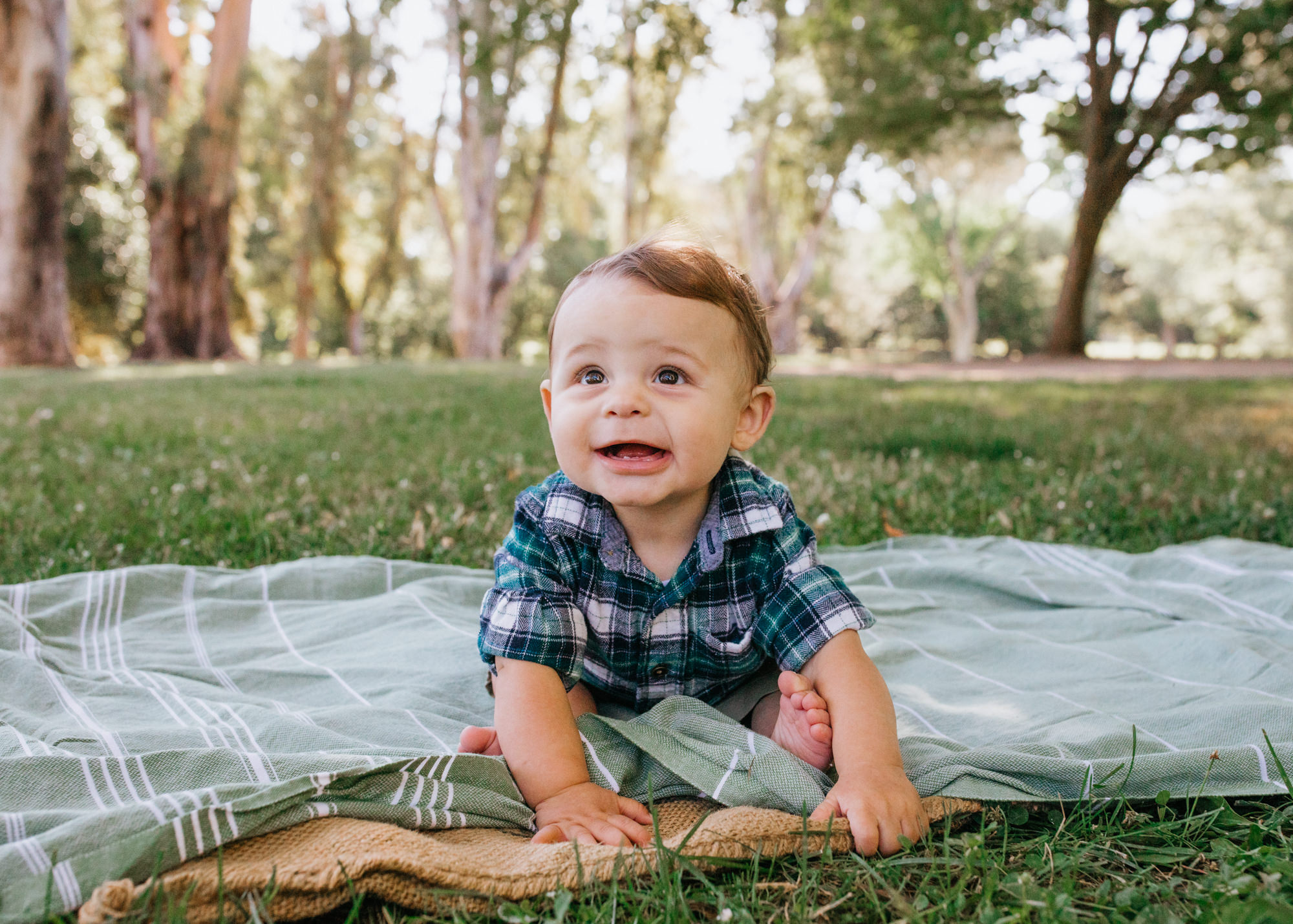 Sacramento Family Photoshoot NorCal Family photos Land park baby photos baby photoshoot outfit inspiration baby photoshoot natural posing inspo family infant photography Sac baby photos Sacramento California baby photoshoot Rachel Christopherson Photography