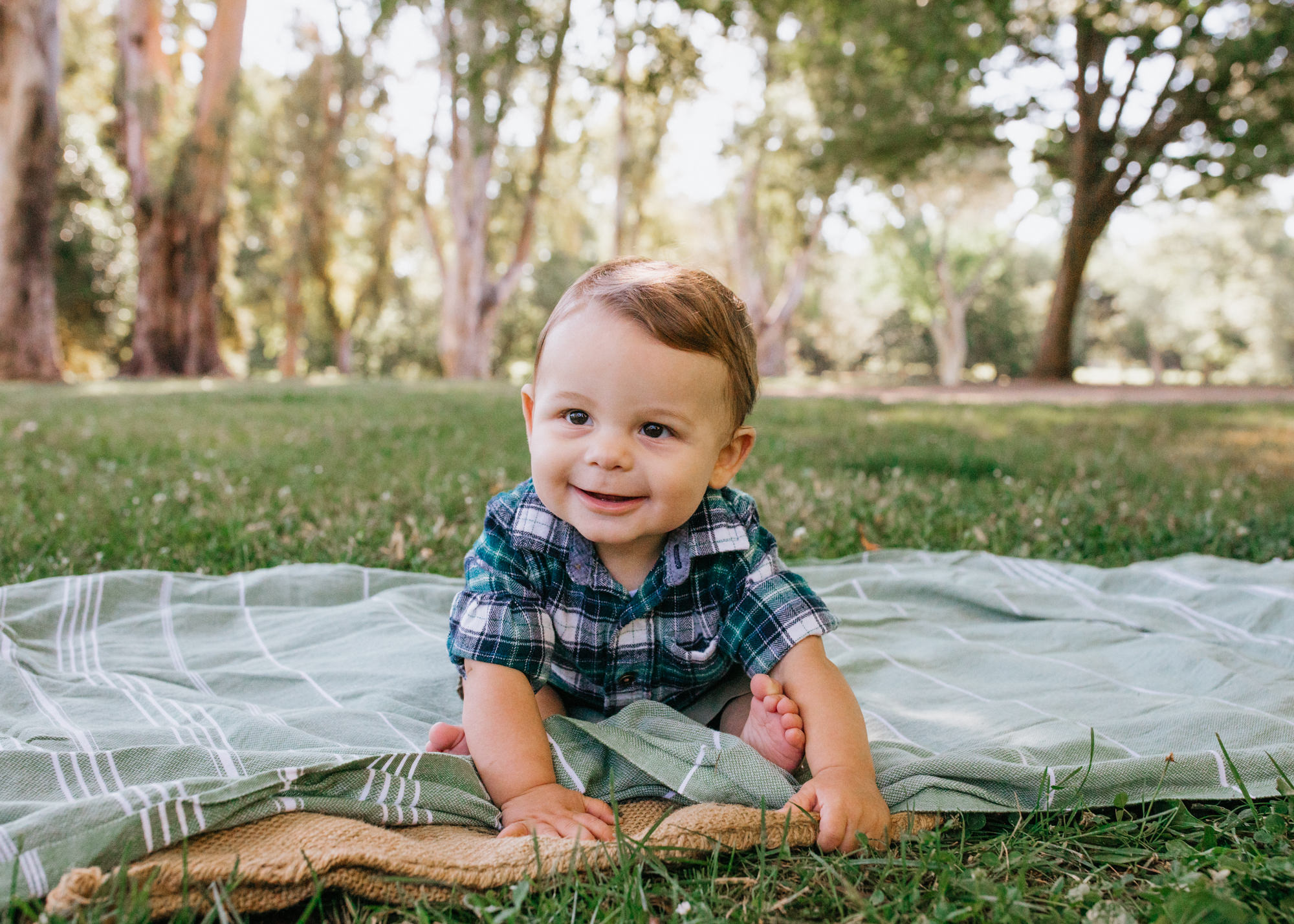 Sacramento Family Photoshoot NorCal Family photos Land park baby photos baby photoshoot outfit inspiration baby photoshoot natural posing inspo family infant photography Sac baby photos Sacramento California baby photoshoot Rachel Christopherson Photography