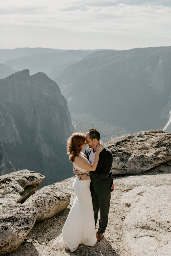 Yosemite Taft Point elopement / Yosemite adventure elopement / taft point elopement / best places to elope in California / Yosemite micro wedding / Yosemite intimate wedding / taft point micro wedding / taft point wedding / adventure elopement Inspo  / Yosemite wedding Inspo / adventurous California elopement / tips for eloping at taft point 