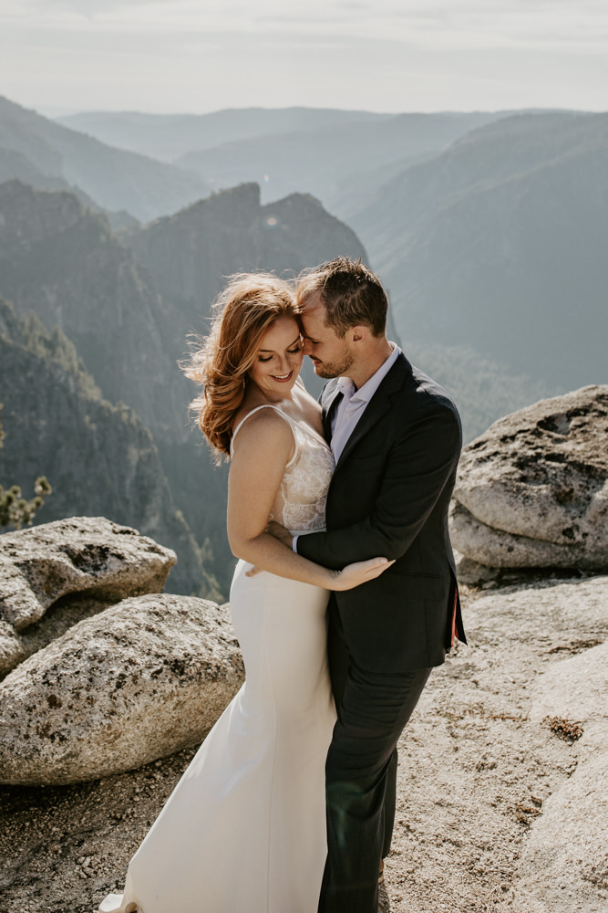 Yosemite Taft Point elopement / Yosemite adventure elopement / taft point elopement / best places to elope in California / Yosemite micro wedding / Yosemite intimate wedding / taft point micro wedding / taft point wedding / adventure elopement Inspo / Yosemite wedding Inspo / adventurous California elopement / tips for eloping at taft point