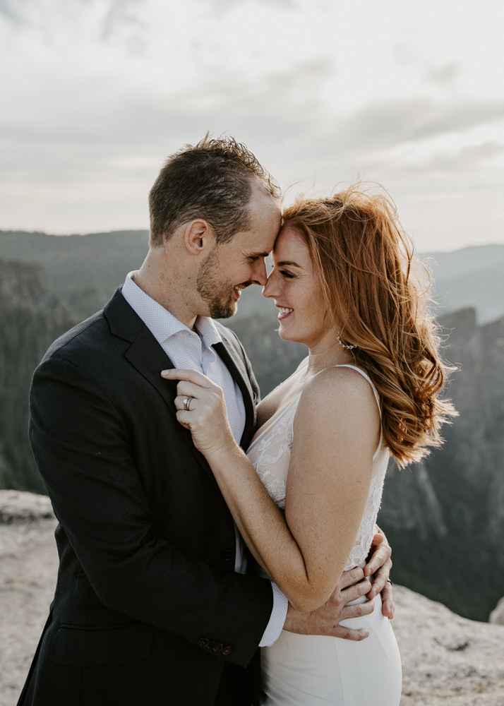 Yosemite Taft Point elopement / Yosemite adventure elopement / taft point elopement / best places to elope in California / Yosemite micro wedding / Yosemite intimate wedding / taft point micro wedding / taft point wedding / adventure elopement Inspo  / Yosemite wedding Inspo / adventurous California elopement / tips for eloping at taft point / Rachel Christopherson Photography