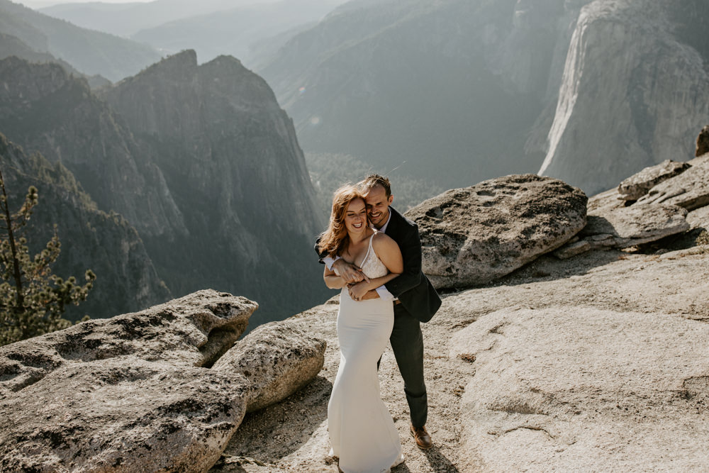 Yosemite Taft Point elopement / Yosemite adventure elopement / taft point elopement / best places to elope in California / Yosemite micro wedding / Yosemite intimate wedding / taft point micro wedding / taft point wedding / adventure elopement Inspo  / Yosemite wedding Inspo / adventurous California elopement / tips for eloping at taft point 