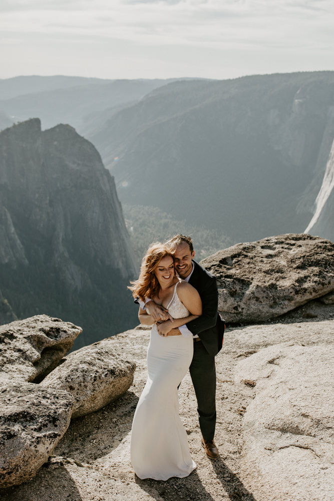 Yosemite Taft Point elopement / Yosemite adventure elopement / taft point elopement / best places to elope in California / Yosemite micro wedding / Yosemite intimate wedding / taft point micro wedding / taft point wedding / adventure elopement Inspo  / Yosemite wedding Inspo / adventurous California elopement / tips for eloping at taft point 