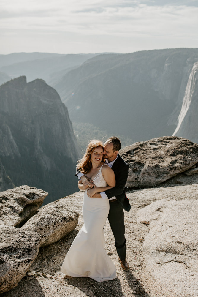 Yosemite Taft Point elopement / Yosemite adventure elopement / taft point elopement / best places to elope in California / Yosemite micro wedding / Yosemite intimate wedding / taft point micro wedding / taft point wedding / adventure elopement Inspo  / Yosemite wedding Inspo / adventurous California elopement / tips for eloping at taft point 