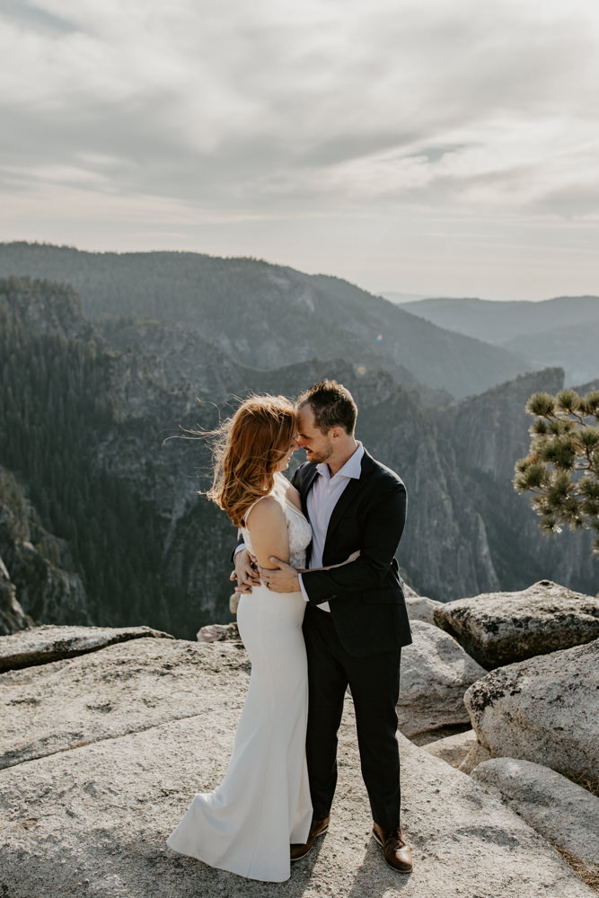 Yosemite Taft Point elopement / Yosemite adventure elopement / taft point elopement / best places to elope in California / Yosemite micro wedding / Yosemite intimate wedding / taft point micro wedding / taft point wedding / adventure elopement Inspo  / Yosemite wedding Inspo / adventurous California elopement / tips for eloping at taft point / Rachel Christopherson Photography 
