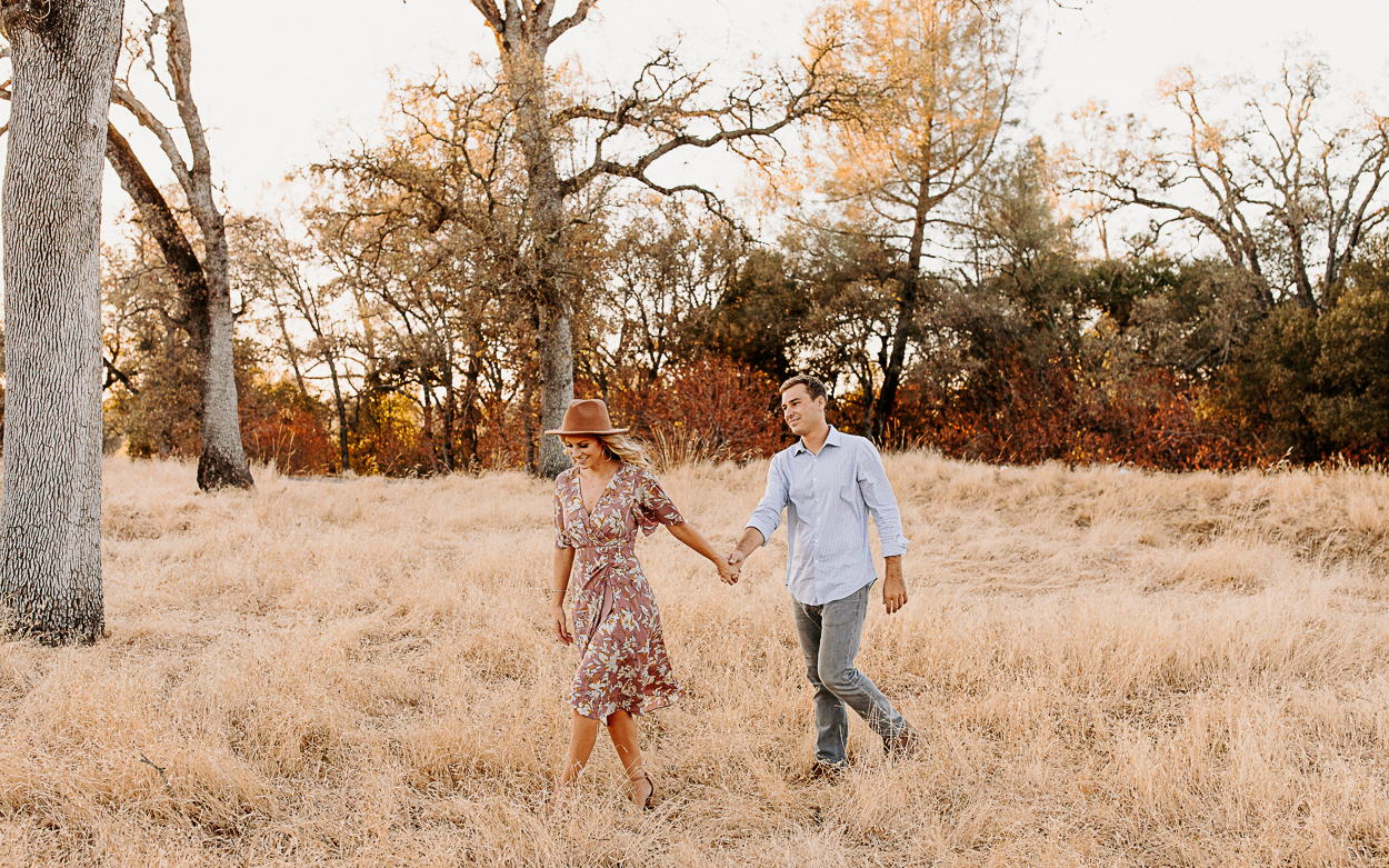 Sacramento engagement photos / sacramento engagement session / sacramento field photos / sacramento field engagements photos / folsom field engagement session /sacramento fall engagement photos / best sacramento engagement photo locations / sacramento engagement session locations / sacramento engagement photographer / sacramento wedding photographer / where to take engagement photos in sacramento / sacramento engagement photo inspo / folsom engagement session / engagement photo outfit inspo / engagement outfit inspo / what to wear for your engagement session / rachel christopherson photography