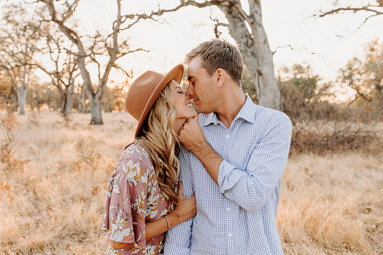 Sacramento engagement photos / sacramento engagement session / sacramento fall engagement photos / best sacramento engagement photo locations / sacramento engagement session locations / sacramento field photos / sacramento engagement photographer / sacramento wedding photographer / sacramento field engagements photos / sacramento golden field engagement photos / where to take engagement photos in sacramento / sacramento engagement photo inspo / folsom engagement session / folsom field engagement session / engagement photo outfit inspo / engagement outfit inspo / what to wear for your engagement session / rachel christopherson photography 