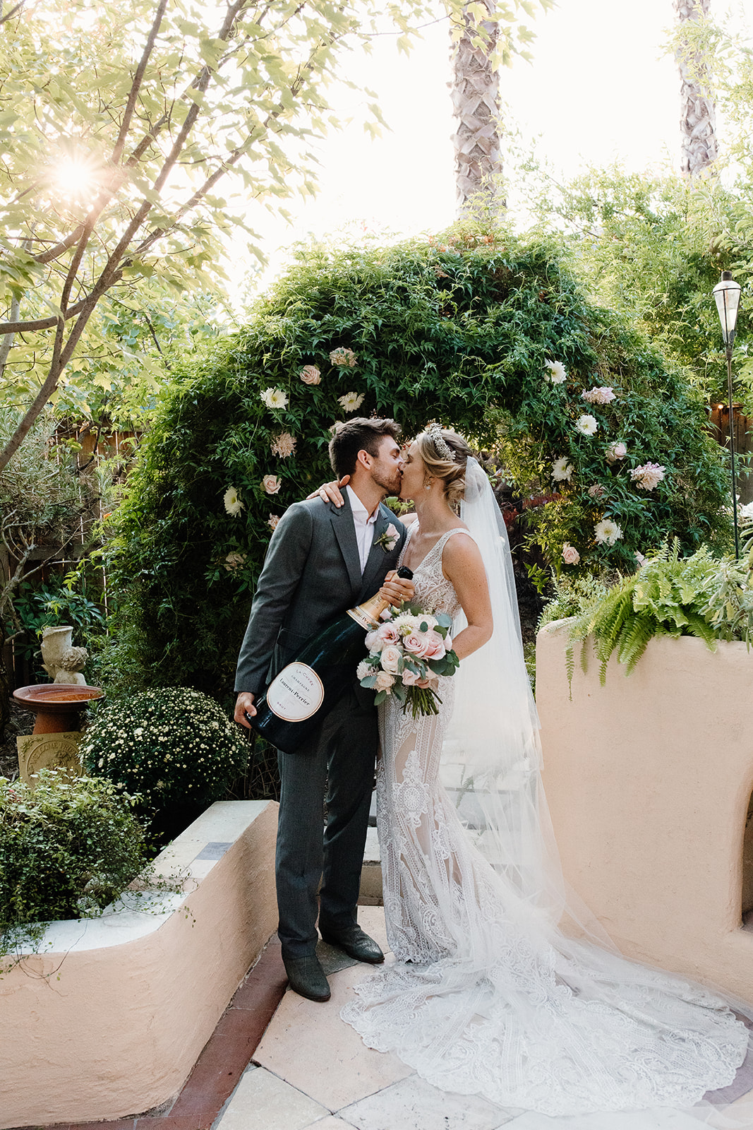 Bride and groom portraits / bride and groom wedding photos / Micro wedding / backyard wedding inspo / backyard wedding / intimate wedding / backyard micro wedding backyard elopement /sacramento micro wedding photography / norcal elopement / backyard garden wedding / garden micro wedding / boho backyard wedding / california micro wedding / norcal micro wedding / sacramento micro wedding / california elopement / sacramento wedding photographer 
