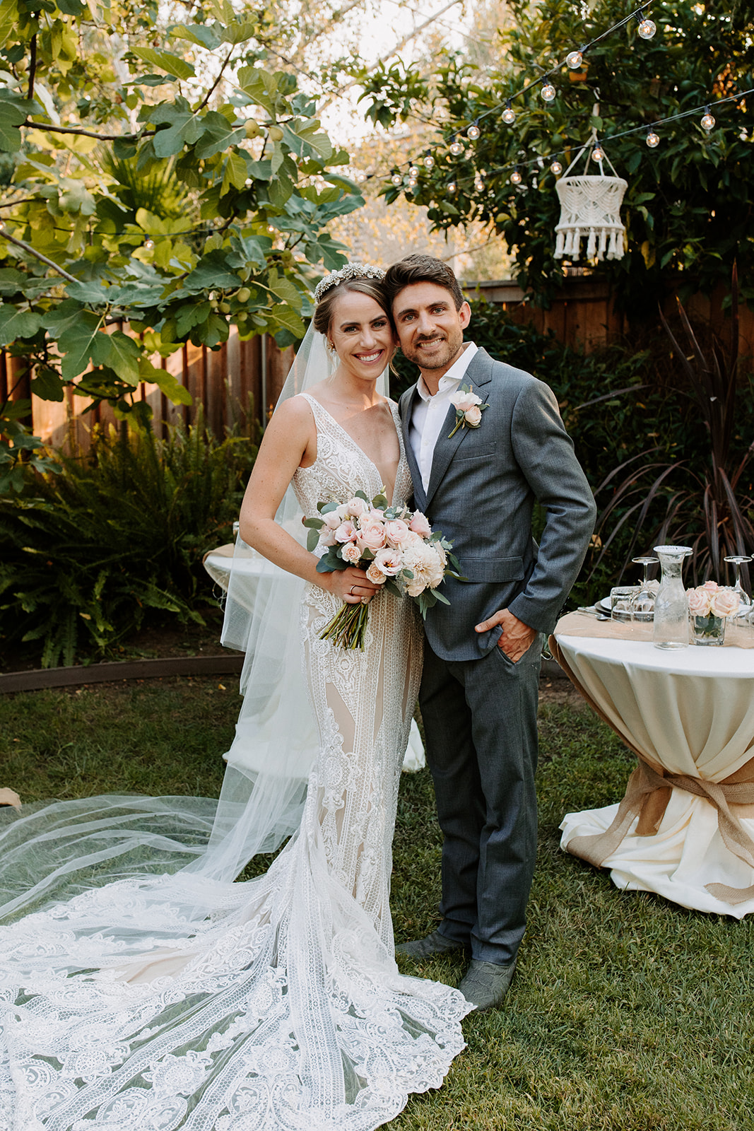 Bride and groom portraits / bride and groom wedding photos / Micro wedding / backyard wedding inspo / backyard wedding / intimate wedding / backyard micro wedding backyard elopement /sacramento micro wedding photography / norcal elopement / backyard garden wedding / garden micro wedding / boho backyard wedding / california micro wedding / norcal micro wedding / sacramento micro wedding / california elopement / sacramento wedding photographer 