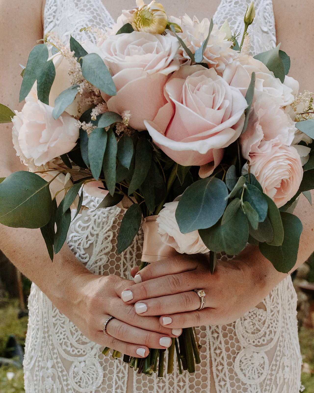 Bride bouquet / bridal bouquet / pastel bridal bouquet / soft bouquet colors / wedding bouquet / backyard wedding inspo / backyard wedding / intimate wedding / backyard micro wedding backyard elopement /sacramento micro wedding photography / norcal elopement / backyard garden wedding / garden micro wedding / boho backyard wedding / california micro wedding / norcal micro wedding / sacramento micro wedding / california elopement / sacramento wedding photographer 