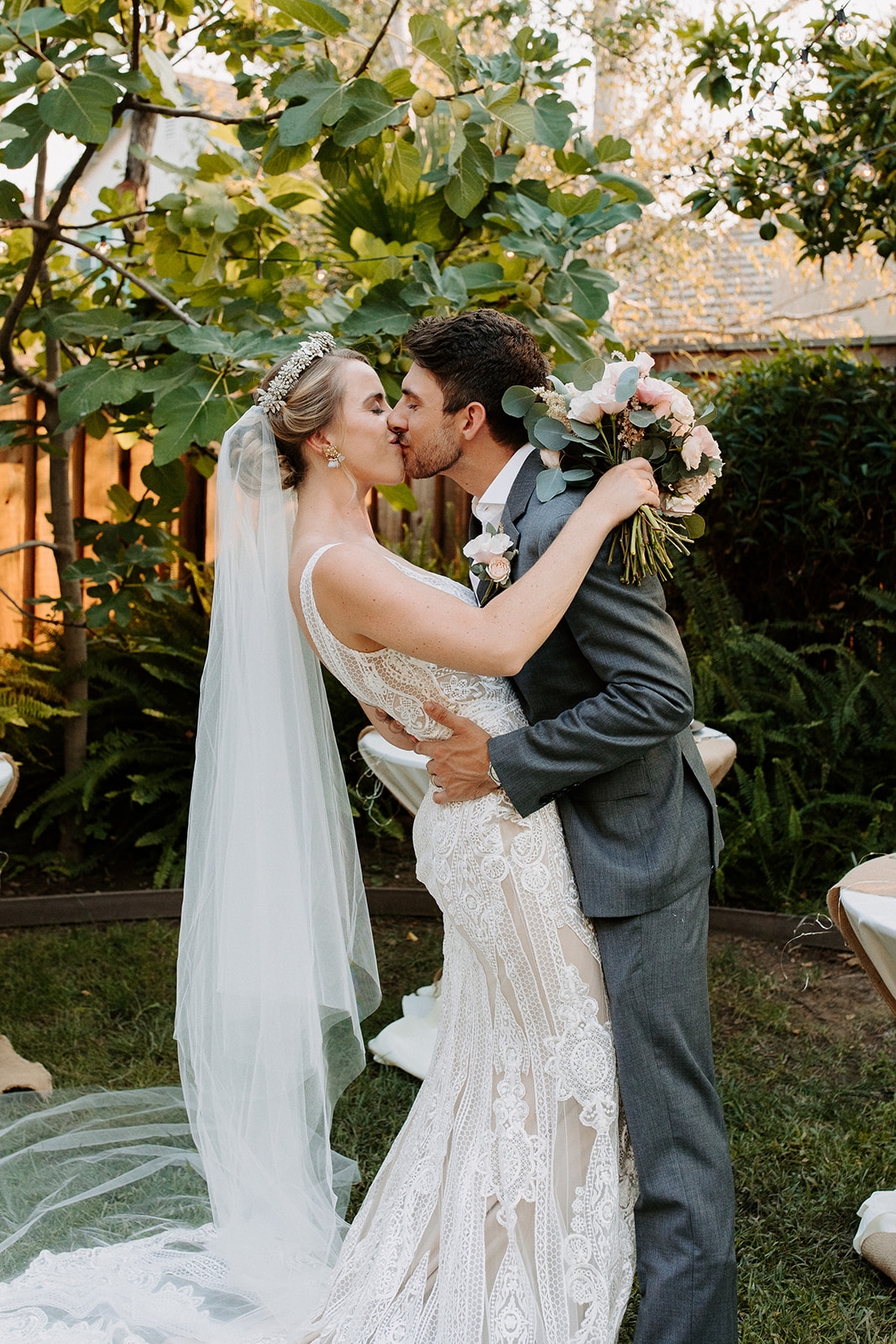Bride and groom portraits / bride and groom wedding photos / Micro wedding / backyard wedding inspo / backyard wedding / intimate wedding / backyard micro wedding backyard elopement /sacramento micro wedding photography / norcal elopement / backyard garden wedding / garden micro wedding / boho backyard wedding / california micro wedding / norcal micro wedding / sacramento micro wedding / california elopement / sacramento wedding photographer 