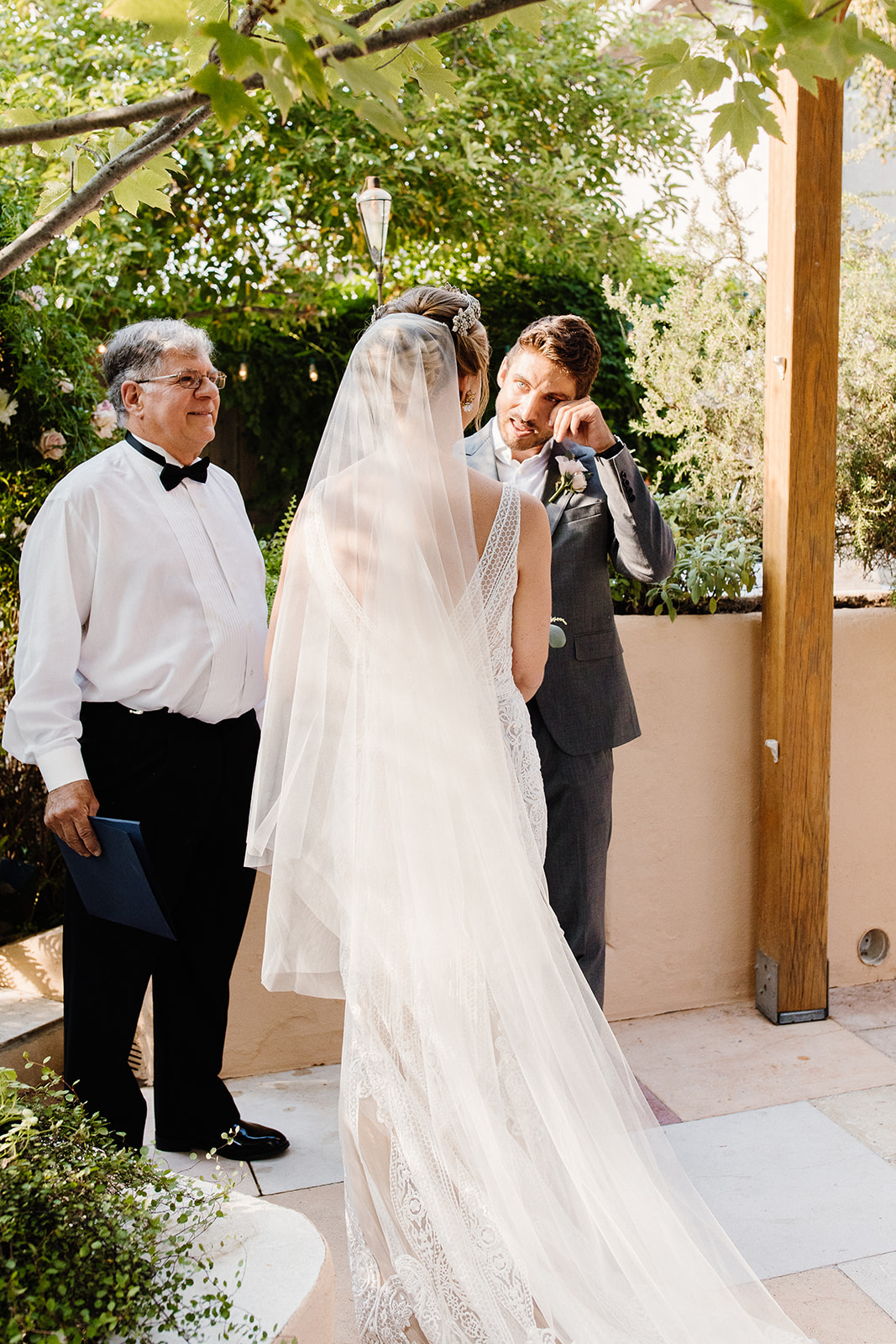 Groom looking at bride / groom admiring bride / groom during ceremony / Micro wedding / backyard wedding inspo / backyard wedding / intimate wedding / backyard micro wedding backyard elopement /sacramento micro wedding photography / norcal elopement / backyard garden wedding / garden micro wedding / boho backyard wedding / california micro wedding / norcal micro wedding / sacramento micro wedding / california elopement / sacramento wedding photographer 