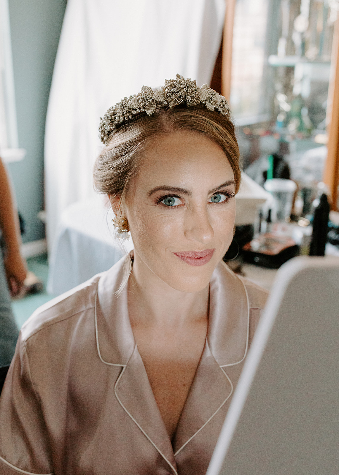 bridal makeup / bride makeup / bride getting ready / Micro wedding / backyard wedding inspo / backyard wedding / intimate wedding / backyard micro wedding backyard elopement /sacramento micro wedding photography / norcal elopement / backyard garden wedding / garden micro wedding / boho backyard wedding / california micro wedding / norcal micro wedding / sacramento micro wedding / california elopement sacramento wedding photographer 