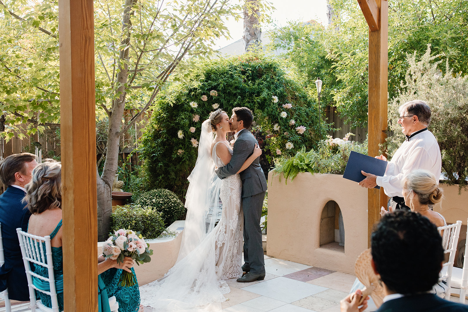 Bride and groom first kiss /  Micro wedding / backyard wedding inspo / backyard wedding / intimate wedding / backyard micro wedding backyard elopement /sacramento micro wedding photography / norcal elopement / backyard garden wedding / garden micro wedding / boho backyard wedding / california micro wedding / norcal micro wedding / sacramento micro wedding / california elopement / sacramento wedding photographer 