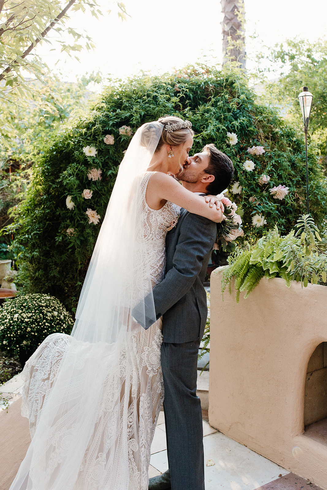 Bride and groom portraits / bride and groom wedding photos / Micro wedding / backyard wedding inspo / backyard wedding / intimate wedding / backyard micro wedding backyard elopement /sacramento micro wedding photography / norcal elopement / backyard garden wedding / garden micro wedding / boho backyard wedding / california micro wedding / norcal micro wedding / sacramento micro wedding / california elopement / sacramento wedding photographer 