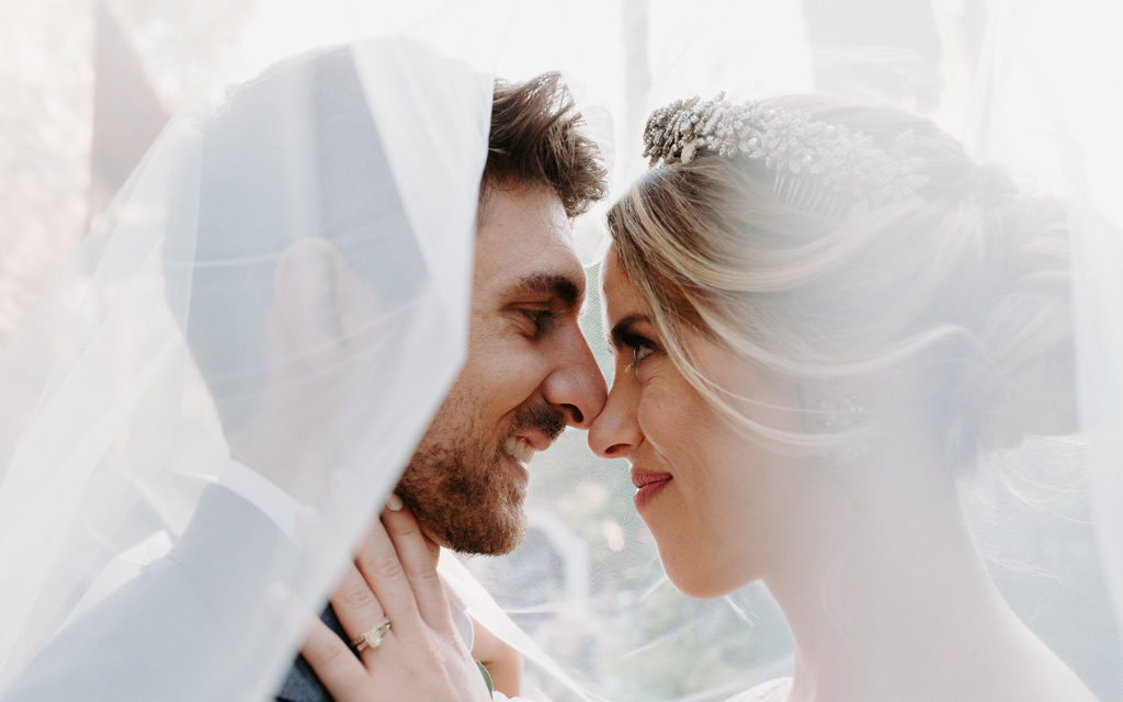 Bride and groom veil shot / bridal veil / bride veil / Bride and groom portraits / bride and groom wedding photos / Micro wedding / backyard wedding inspo / backyard wedding / intimate wedding / backyard micro wedding backyard elopement /sacramento micro wedding photography / norcal elopement / backyard garden wedding / garden micro wedding / boho backyard wedding / california micro wedding / norcal micro wedding / sacramento micro wedding / california elopement / sacramento wedding photographer