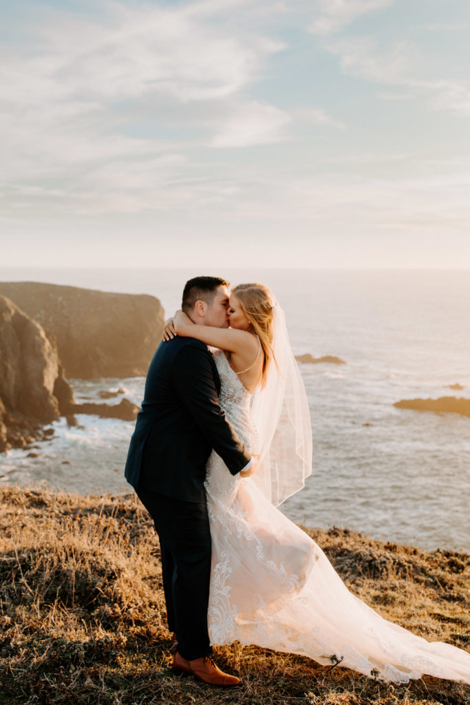 bride and groom ocean kiss, Mendocino elopement, mendocino wedding, christmas elopement, best places to elope in california, norcal elopement, northern california elopement, elopement inspo, california coast elopement, mendocino california elopement, Rachel Christopherson Photography 