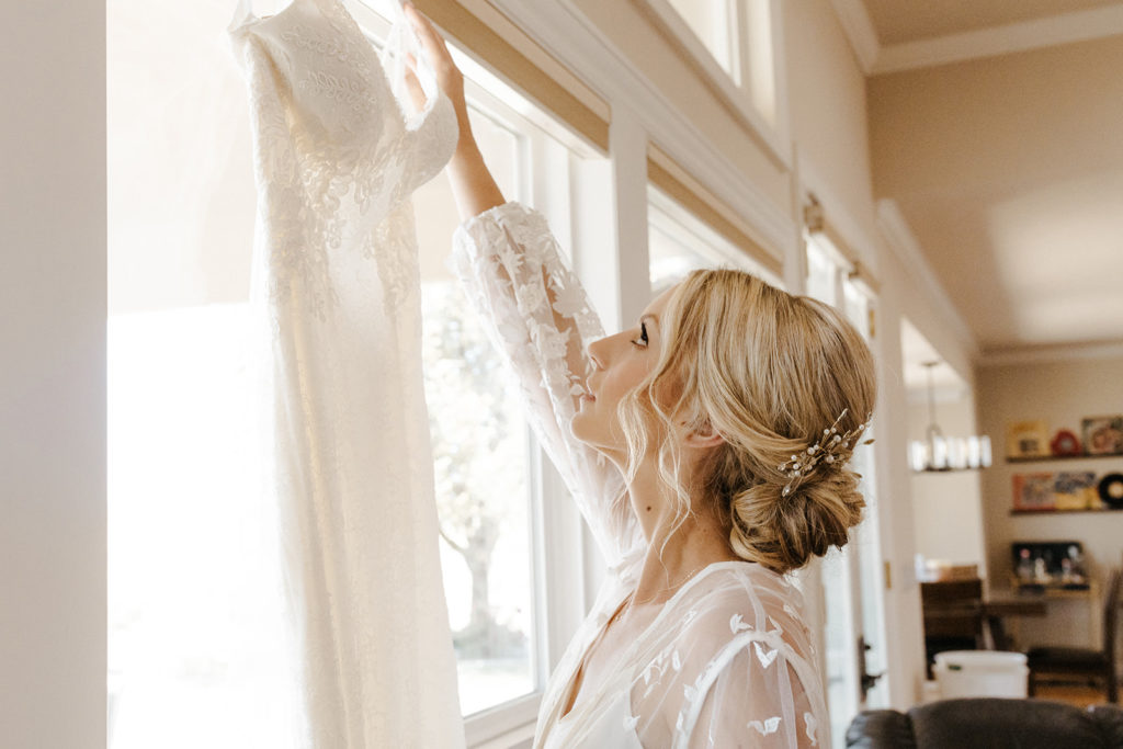 Sacramento wedding / sac wedding / California wedding / Northern California wedding / Sacramento wedding photographer / backyard wedding inspiration / orchard wedding photos / bay area wedding / bay area wedding photographer / california wedding photographer / Rachel Christopherson Photography / Bride getting ready / bridesmaid getting ready