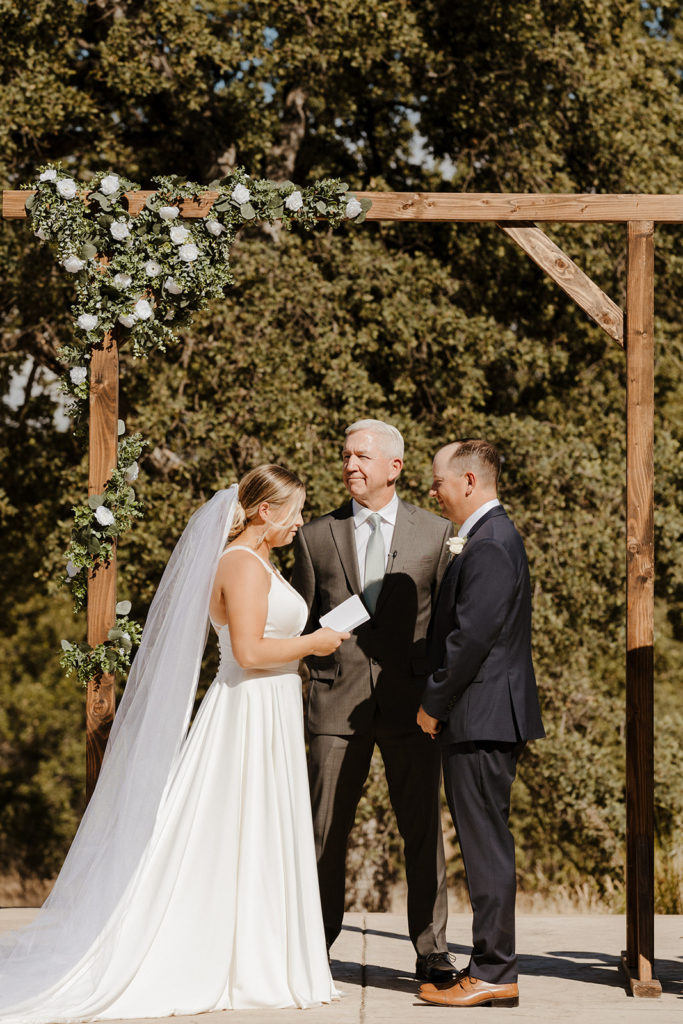 Sacramento wedding, sacramento wedding photographer, river highlands ranch, river highlands ranch wedding, barn wedding sacramento, rustic wedding venue sacramento, best places to get married in sacramento, vineyard wedding sacramento, sacramento winery wedding, northern california barn wedding venues, rachel christopherson photography, rustic wedding ceremony