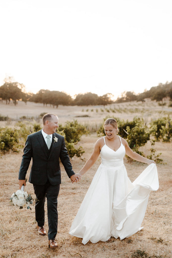 Sacramento wedding, sacramento wedding photographer, river highlands ranch, river highlands ranch wedding, barn wedding sacramento, rustic wedding venue sacramento, best places to get married in sacramento, vineyard wedding sacramento, sacramento winery wedding, northern california barn wedding venues, rachel christopherson photography, blue bridesmaids dresses, bride and groom vineyard photos, wedding sunset photos