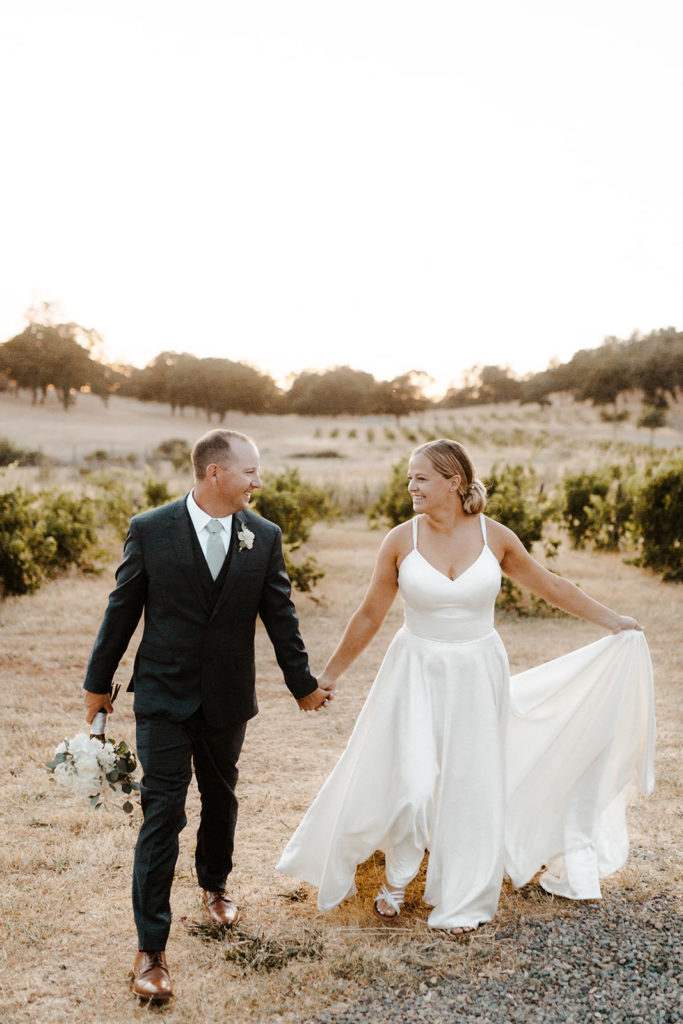 Sacramento wedding, sacramento wedding photographer, river highlands ranch, river highlands ranch wedding, barn wedding sacramento, rustic wedding venue sacramento, best places to get married in sacramento, vineyard wedding sacramento, sacramento winery wedding, northern california barn wedding venues, rachel christopherson photography, blue bridesmaids dresses, bride and groom vineyard photos, wedding sunset photos
