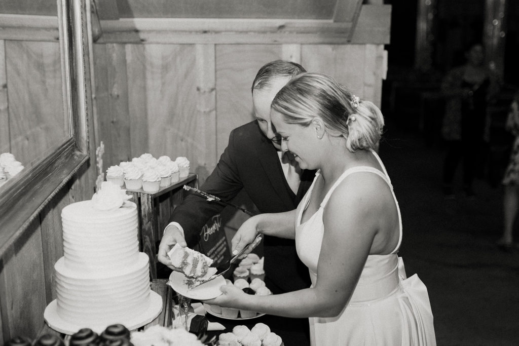 Sacramento wedding, sacramento wedding photographer, river highlands ranch, river highlands ranch wedding, barn wedding sacramento, rustic wedding venue sacramento, best places to get married in sacramento, vineyard wedding sacramento, sacramento winery wedding, northern california barn wedding venues, rachel christopherson photography, rustic wedding ceremony, rustic wedding reception, barn wedding reception