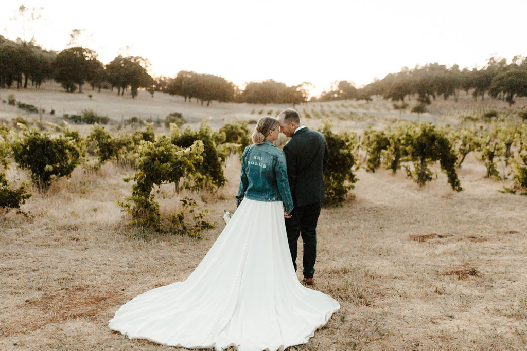 Sacramento wedding, sacramento wedding photographer, river highlands ranch, river highlands ranch wedding, barn wedding sacramento, rustic wedding venue sacramento, best places to get married in sacramento, vineyard wedding sacramento, sacramento winery wedding, northern california barn wedding venues, rachel christopherson photography, blue bridesmaids dresses, bride and groom vineyard photos, wedding sunset photos, wedding jean jacker
