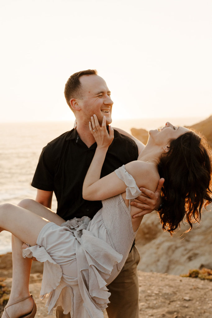 Fort Bragg-Mendocino-Northern CA-Nor Cal-engagement photos-coastal cliffs-ocean engagement photos-what to wear for engagement photos-golden hour-cliffside engagement photos