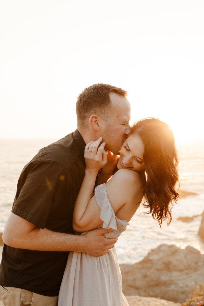 Fort Bragg-Mendocino-Northern CA-Nor Cal-engagement photos-coastal cliffs-ocean engagement photos-what to wear for engagement photos-golden hour-cliffside engagement photos