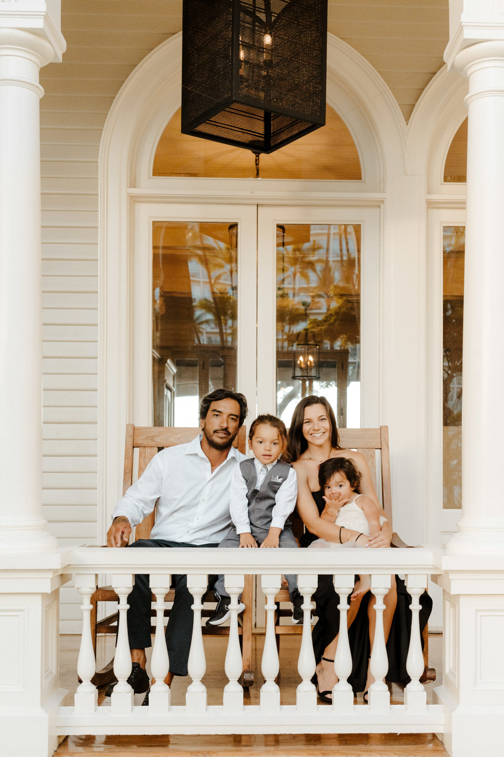 oahu family photos - hawaii family photos - waikiki family photos - vintage family photoshoot - oahu photographer - hawaii photographer - waikiki photographer - city family photos - adorable family photos - rachelchristophersonphotos