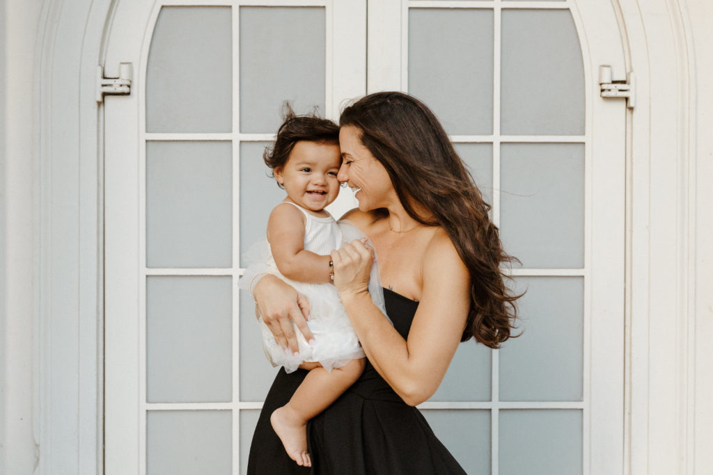 oahu family photos -  hawaii family photos - waikiki family photos - vintage family photoshoot - oahu photographer - hawaii photographer - waikiki photographer - city family photos - adorable family photos - rachelchristophersonphotos