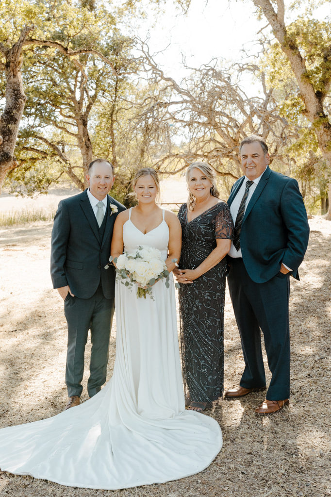 Rachel Christopherson Photography-Wedding Family Photos-Wedding Photos-Family Photos-Family of the Bride Photos-Family of the Groom Photos-Father of the Bride Photos-Mother of the Groom Photos-Family Wedding Photography-Wedding Photography-Wedding Photographer