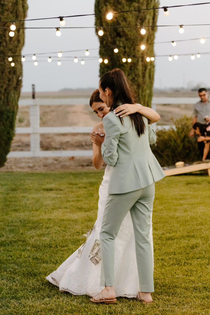 rachelchristophersonphotography-northern califorrnia wedding-traditional wedding-nor cal wedding-traditional ceremony-northern california wedding photographer-sacramento wedding-sacramento wedding photographer-ranch wedding-golden hour-lacey wedding dress-beige grooms suit-long train veil-bridal veil