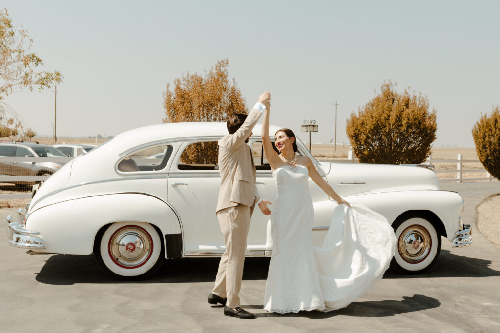 rachelchristophersonphotography-northern califorrnia wedding-traditional wedding-nor cal wedding-traditional ceremony-northern california wedding photographer-sacramento wedding-sacramento wedding photographer-ranch wedding-golden hour-lacey wedding dress-beige grooms suit-long train veil-bridal veil