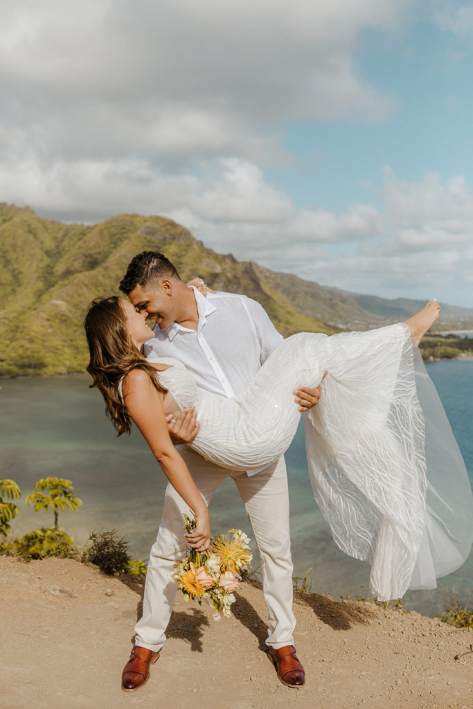 Rachel Christopherson Photograohy - Oahu elopement photographer, Kauai elopement photographer, Maui elopement photographer, beach elopement, tropical elopement, boho elopement. Hawaii Elopement, Hawaii Elopement Photographer, Hawaii Elopement Photographer, hoomaluhia botanical gardens, Sacramento Elopement Photographer