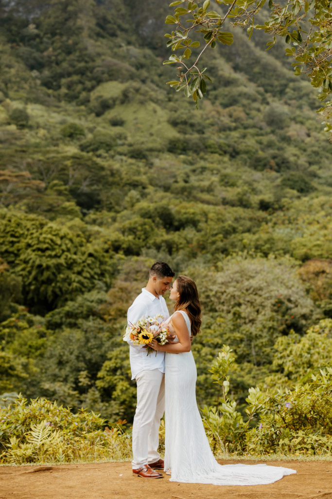 Rachel Christopherson Photograohy - Oahu elopement photographer, Kauai elopement photographer, Maui elopement photographer, beach elopement, tropical elopement, boho elopement. Hawaii Elopement, Hawaii Elopement Photographer, Hawaii Elopement Photographer, hoomaluhia botanical gardens, Sacramento Elopement Photographer