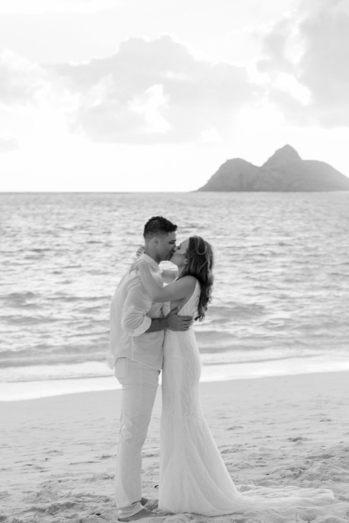 Rachel Christopherson Photograohy - Oahu elopement photographer, Kauai elopement photographer, Maui elopement photographer, beach elopement, tropical elopement, boho elopement. Hawaii Elopement, Hawaii Elopement Photographer, Hawaii Elopement Photographer, Sacramento Elopement Photographer