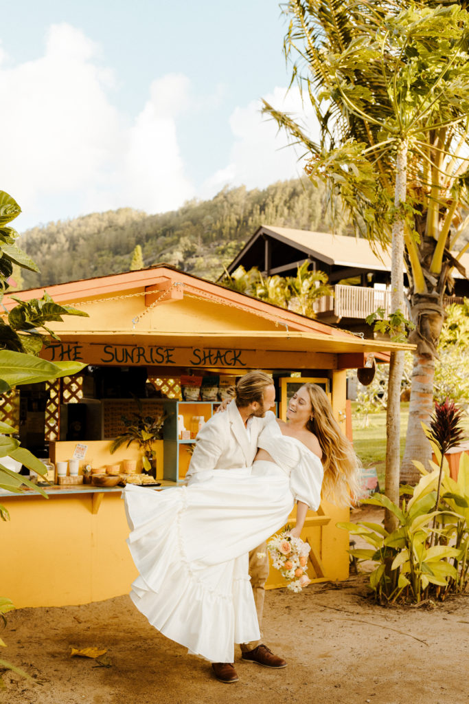 Rachel Christopherson Photography - Hawaii elopement photographer, Kaui elopement, Oahu elopement, Maui elopement, Sunrise Shack Oahu, untraditional elopements, Elopement photographer, elopement photos, oahu elopement photographer, maui elopement photographer, kaui elopement photographer, unique elopement, 