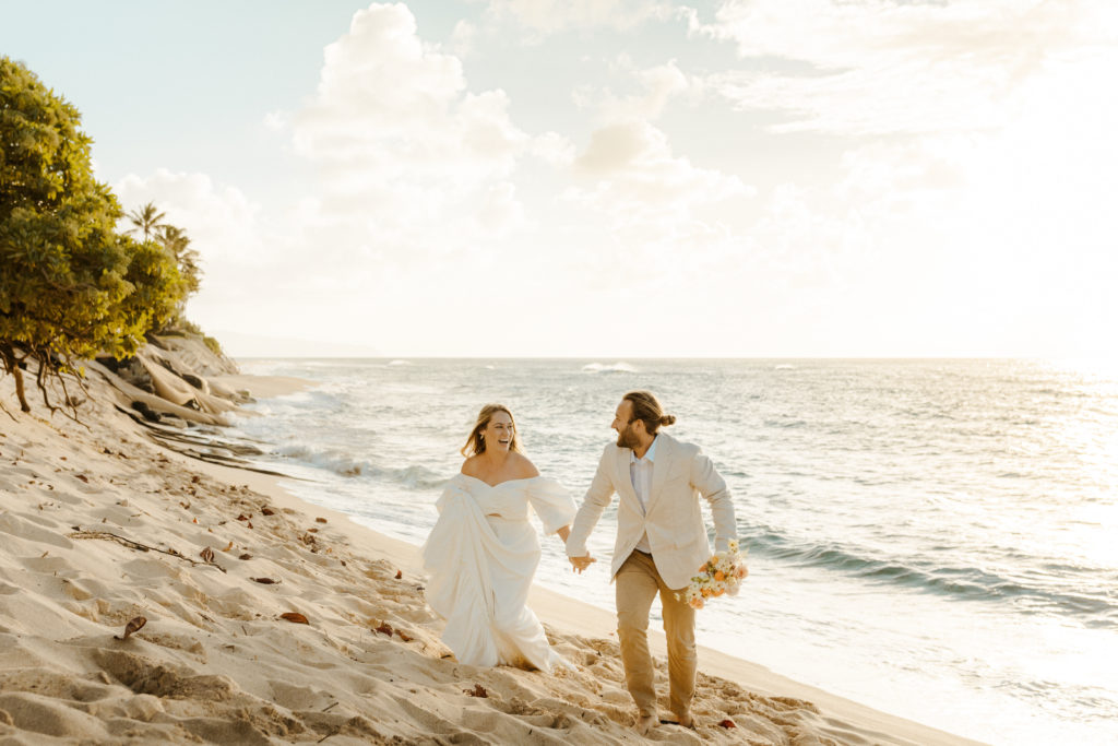 Rachel Christopherson Photography - Hawaii elopement photographer, Kaui elopement, Oahu elopement, Maui elopement, Sunrise Shack Oahu, untraditional elopements, Elopement photographer, elopement photos, oahu elopement photographer, maui elopement photographer, kaui elopement photographer, unique elopement, 