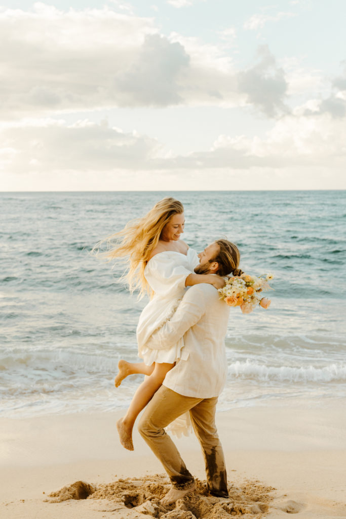 Rachel Christopherson Photography - Hawaii elopement photographer, Kaui elopement, Oahu elopement, Maui elopement, Sunrise Shack Oahu, untraditional elopements, Elopement photographer, elopement photos, oahu elopement photographer, maui elopement photographer, kaui elopement photographer, unique elopement, 