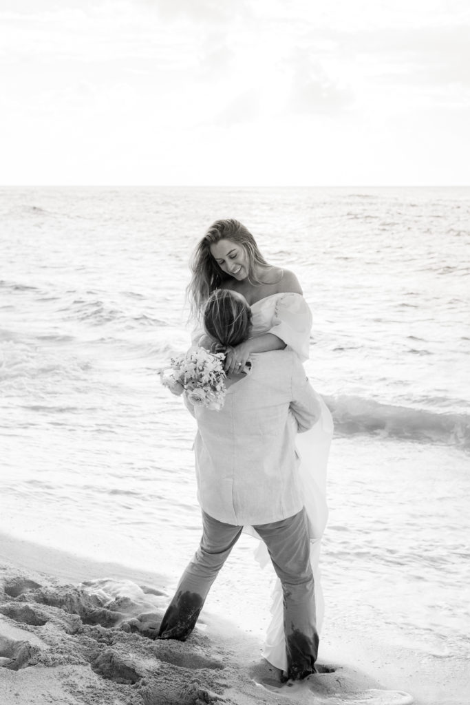 Rachel Christopherson Photography - Hawaii elopement photographer, Kaui elopement, Oahu elopement, Maui elopement, Sunrise Shack Oahu, untraditional elopements, Elopement photographer, elopement photos, oahu elopement photographer, maui elopement photographer, kaui elopement photographer, unique elopement, 