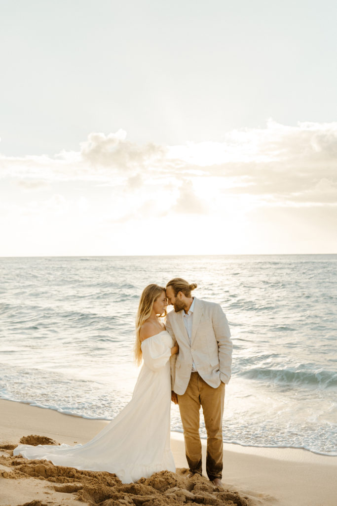 Rachel Christopherson Photography - Hawaii elopement photographer, Kaui elopement, Oahu elopement, Maui elopement, Sunrise Shack Oahu, untraditional elopements, Elopement photographer, elopement photos, oahu elopement photographer, maui elopement photographer, kaui elopement photographer, unique elopement, 