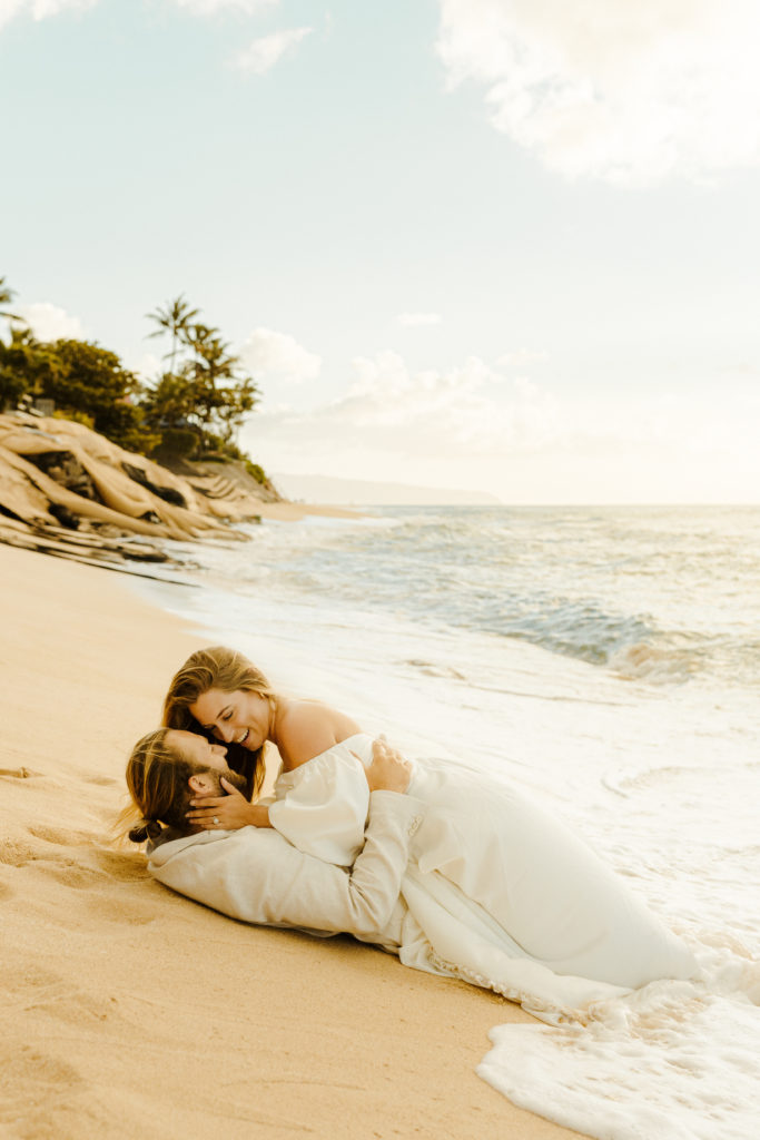 Rachel Christopherson Photography - Hawaii elopement photographer, Kaui elopement, Oahu elopement, Maui elopement, Sunrise Shack Oahu, untraditional elopements, Elopement photographer, elopement photos, oahu elopement photographer, maui elopement photographer, kaui elopement photographer, unique elopement, 