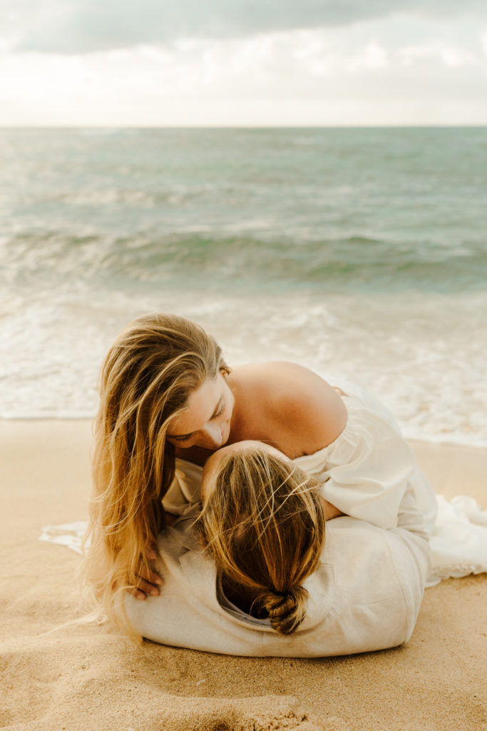 Rachel Christopherson Photography - Hawaii elopement photographer, Kaui elopement, Oahu elopement, Maui elopement, Sunrise Shack Oahu, untraditional elopements, Elopement photographer, elopement photos, oahu elopement photographer, maui elopement photographer, kaui elopement photographer, unique elopement, 