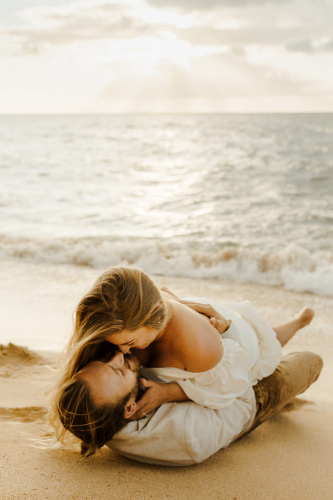 Rachel Christopherson Photography - Hawaii elopement photographer, Kaui elopement, Oahu elopement, Maui elopement, Sunrise Shack Oahu, untraditional elopements, Elopement photographer, elopement photos, oahu elopement photographer, maui elopement photographer, kaui elopement photographer, unique elopement, 