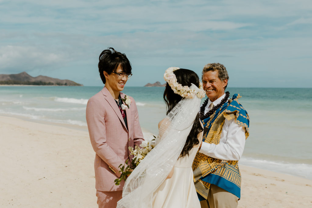 Rachel Christopherson Photography - Oahu elopement, oahu wedding, hawaii elopement, hawaii wedding, waikiki elopement, moana falls elopement, oahu forest elopement, Waimanalo beach wedding, Waimanalo elopement, what to wear for beach elopement, beach wedding, beach elopement, oahu wedding photographer, oahu wedding photography, hawaii wedding photographer, hawaii wedding photography, hawaii elopement photographer, oahu elopement photographer