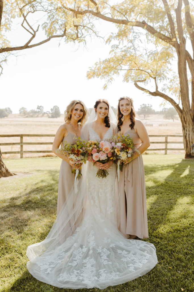 Rachel Christopherson Photography - rustic wedding venue, barn wedding, barn wedding reception, northern california, northern california wedding, northern california wedding photographer, sacramento wedding venues, sacramento wedding, sacramento wedding photographer, sacramento wedding photos, sacramento wedding photography, modern barn wedding, classy barn wedding, elegant barn wedding, bridesmaid photos, bridal party photos